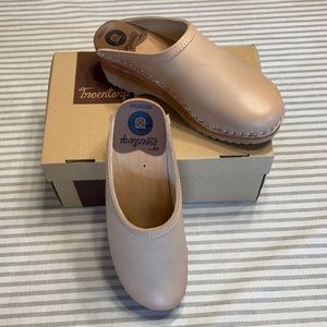 TROENTORP Kahlo Sand Clogs NWB US 10-10.5